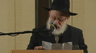 
	Rabbi Krinsky greets the Lay Leadership Program at the 27th Annual Kinus Hashluchim Conference that took place November 7, 2010.